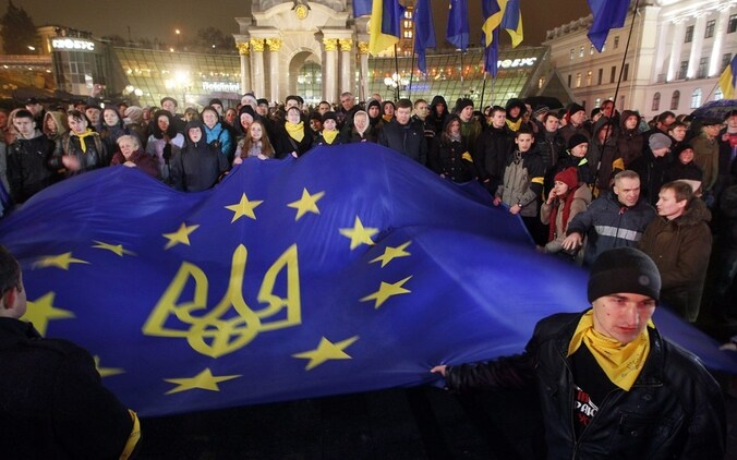 Protest in de Oekraïense hoofdstad Kiev tegen het staken van de onderhandelingen over een associatieverdrag met de Europese Unie.