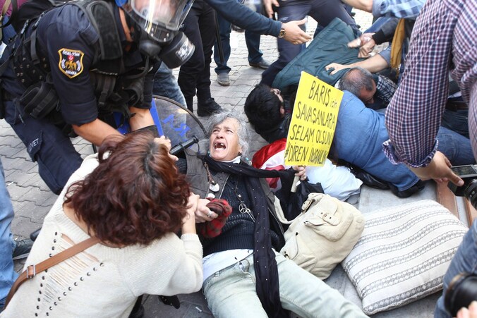 In de Turkse hoofdstad Ankara brak hevig protest uit.