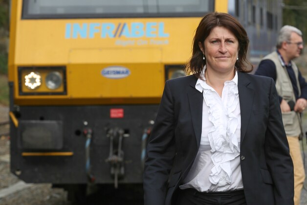 Minister van Mobiliteit Jacqueline Galant (MR).