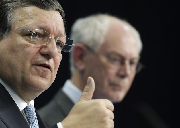 Uittredend Commissievoorzitter Barroso en voorzitter van de Europese Raad Van Rompuy.