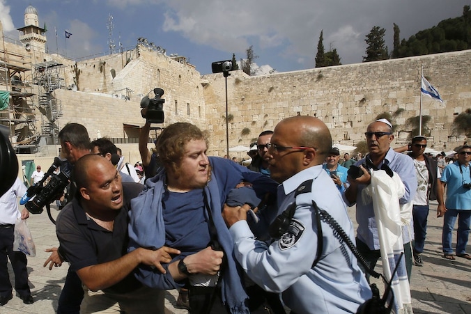 Verscheidene Israëlische activisten werden vandaag opgepakt nadat ze de site van de Tempelberg probeerden binnen te dringen.