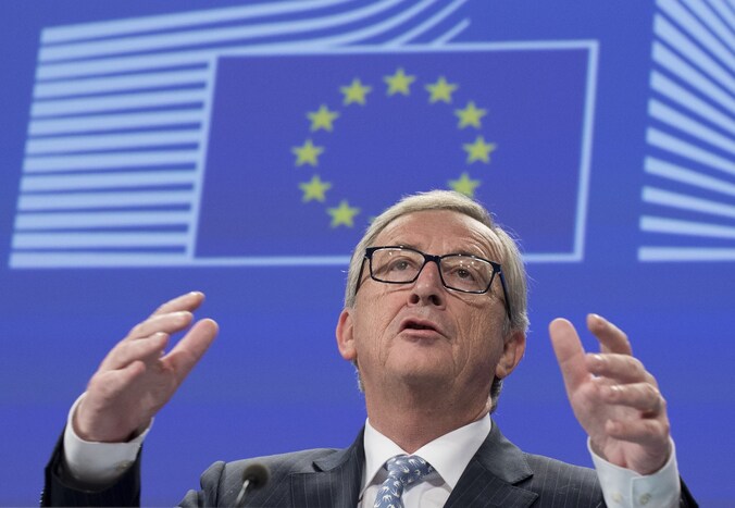 De Europese Commissie weigert in te gaan op de rol van Juncker in het Lux Leaks-schandaal.