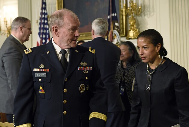 De Amerikaanse generaal Martin Dempsey (links)