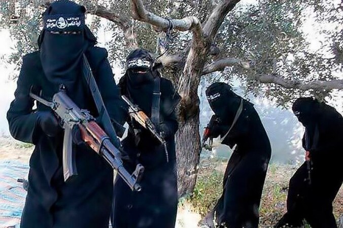 Leden van de gevreesde Al Khansa-brigade, die bestaat uit vrouwelijke IS-strijders.
