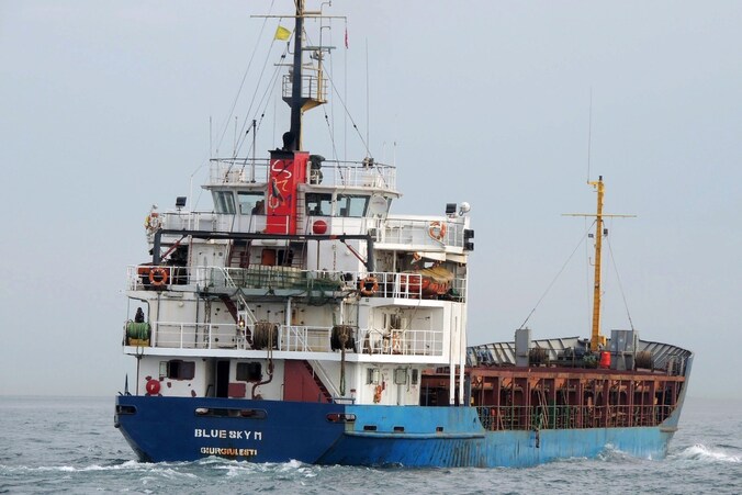 Het Moldavische vrachtschip Blue Sky M.