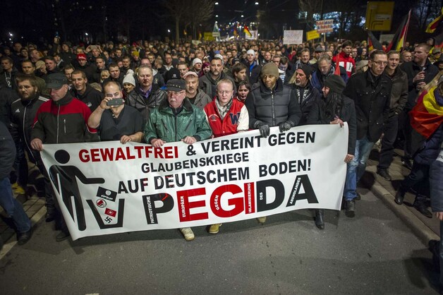 Pegida betoogt wekelijks in Dresden. (Archieffoto 15 december 2014)