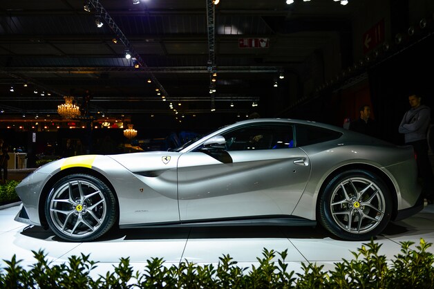 Een Ferrari op het 'Dream Cars' salon.