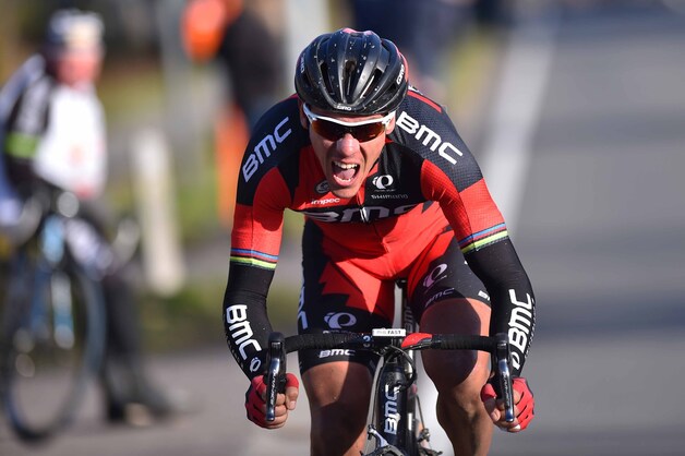 Philippe Gilbert probeerde het nog solo, maar tevergeefs.