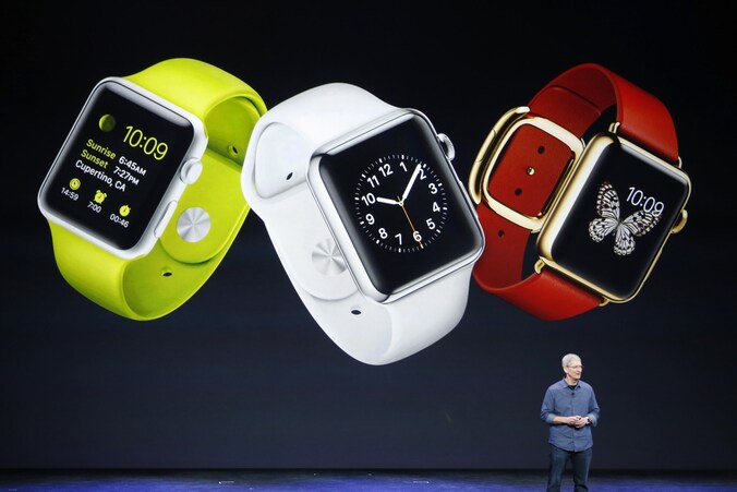 Apple-CEO Tim Cook bij de allereerste presentatie van de Apple Watch in september.