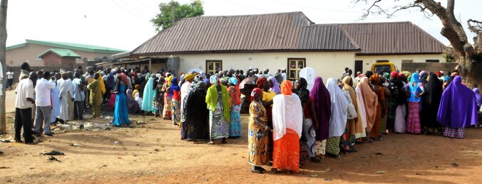 Lange rijen om te gaan stemmen in Bauchi.