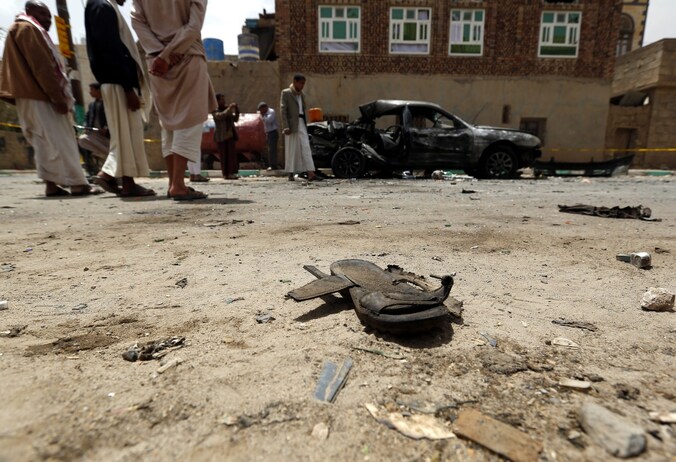 De ravage na verschillende zelfmoordaanslagen in Sanaa in Jemen.