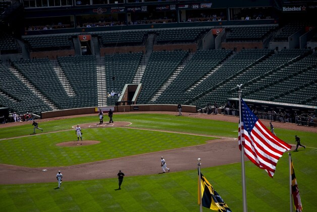 De Baltimore Orioles schreven gisteren geschiedenis: voor het eerst werd in de MLB een wedstrijd gespeeld zonder publiek.