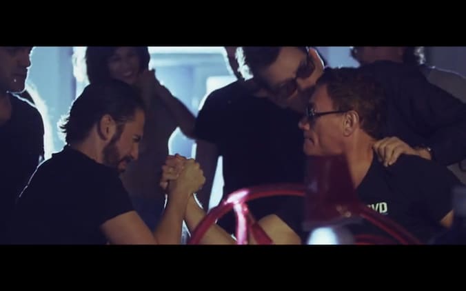 Hier is ie dan: de strafste Belgische videoclip van het jaar | Showbizz ...