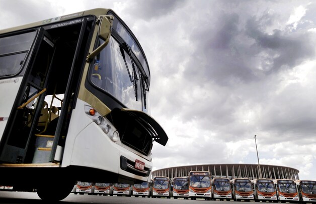 Het dure stadion in Brasília doet nu dienst als remise voor bussen