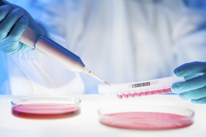 Het medicijn bevat een genetisch gemodificeerde versie van het herpesvirus.