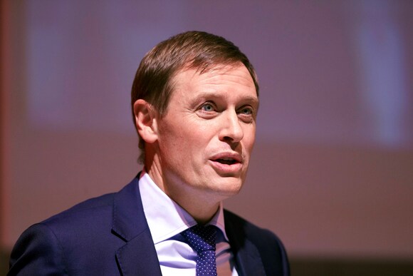 Karel Van Eetvelt.