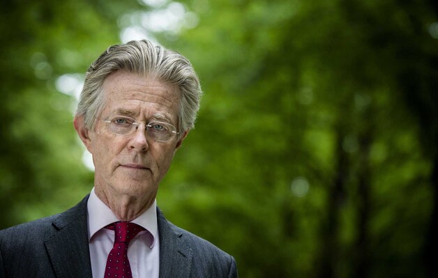 Joris Voorhoeve, toenmalig Nederlands minister van Defensie.