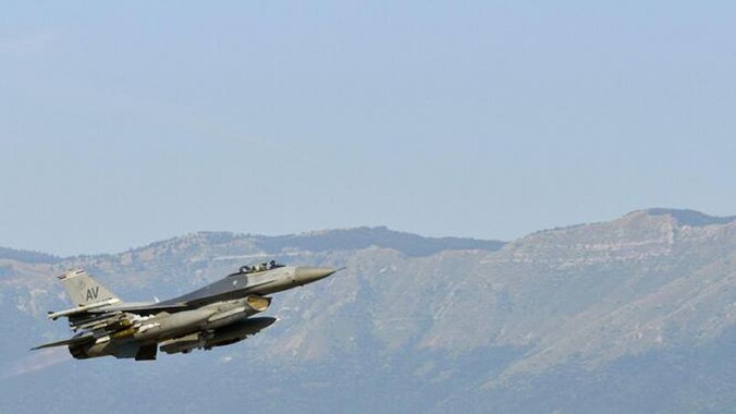 Een Amerikaanse F16 in Turkije.