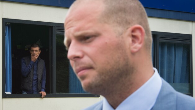 Staatssecretaris voor Asiel en Migratie, Theo Francken (N-VA), tijdens een bezoek aan een opvangcentrum voor asielzoekers in Jodoigne (Geldenaken).