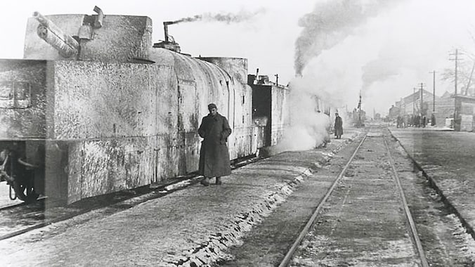 Een gepantserde trein waarin de Duitsers hun schatten vervoerden.