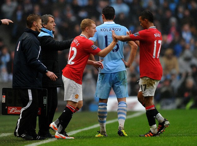 De verrassend teruggekeerde Paul Scholes viel na een uur in voor Nani.