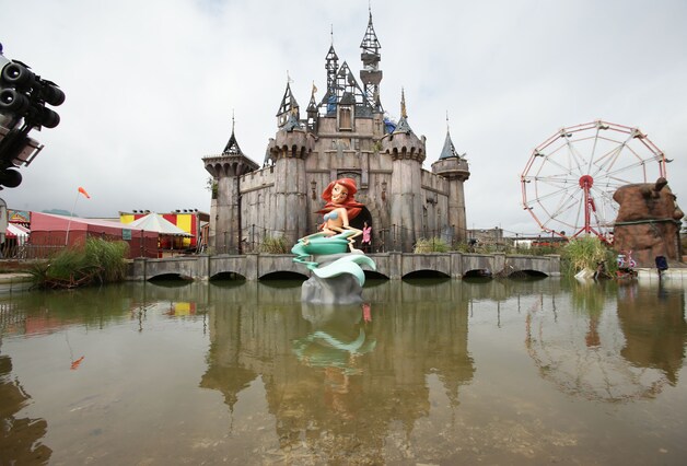 Dismaland in het Engelse badstadje Western-super-Mare.