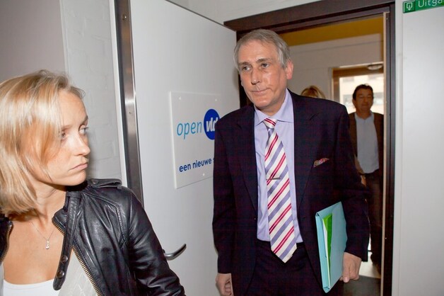 Schepen voor Financiën Luc Bungeneers naast Antwerps Open Vld-fractieleidster Annick De Ridder.