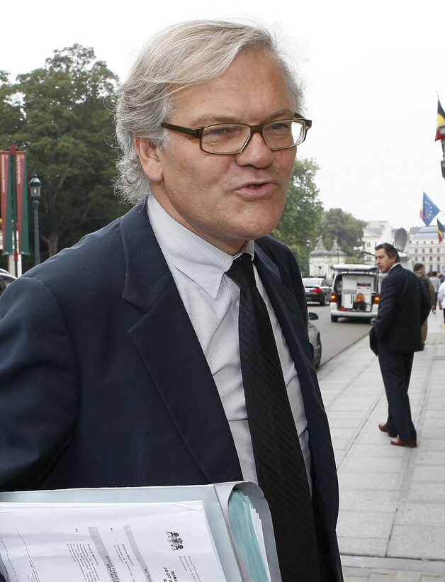 CD&amp;V-onderhandelaar Stefaan De Clerck staat de cameraploegen te woord na het akkoord van vanochtend.