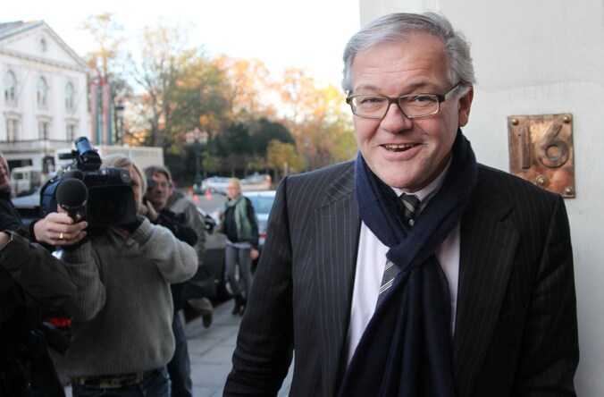 Ex-Justitieminister De Clerck zou bewust tot het uiterste hebben gewacht om de uitlevering te ondertekenen.