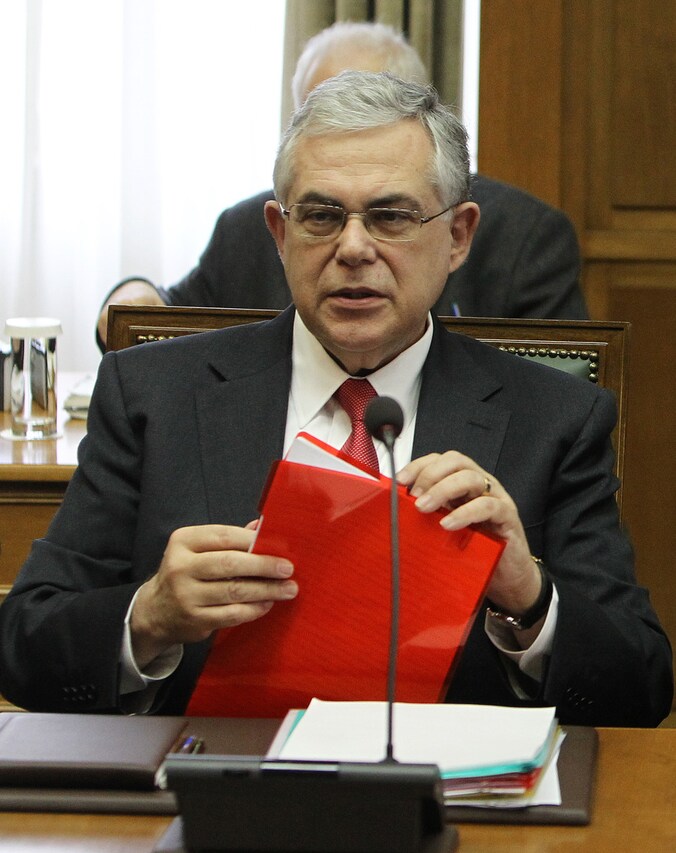 De Griekse premier Lucas Papademos.