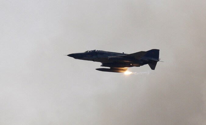 Een F4-jet van het Turkse leger in actie. (Archieffoto)
