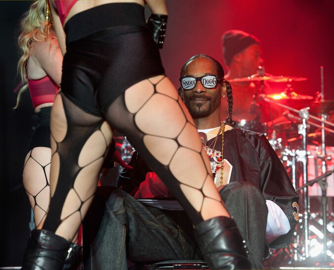 Voor subtiliteit moet je niet bij Snoop Dogg zijn, maar zijn concert kan wél een feestje worden.