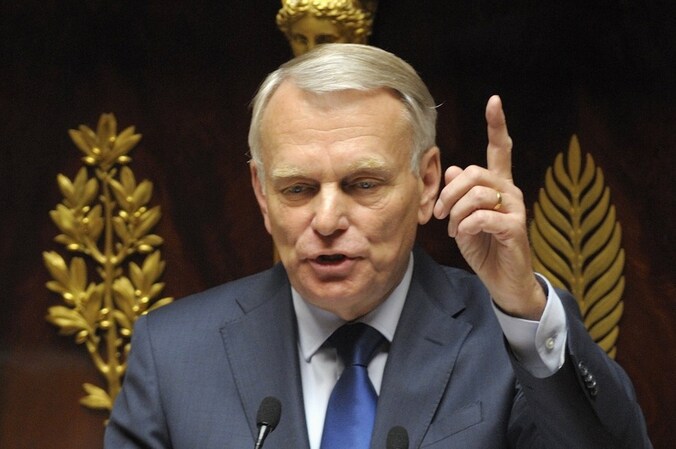 De Franse premier Jean-Marc Ayrault tijdens zijn toespraak voor de Assemblée.