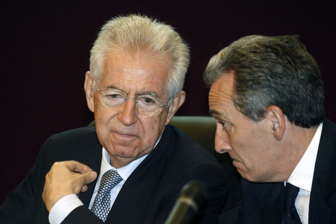 De Italiaanse premier Mario Monti (links) en minister Vittorio Grilli.