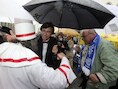 Premier Di Rupo was zaterdag van de partij voor de regenachtige openingsstoet van de 169ste Gentse Feesten.