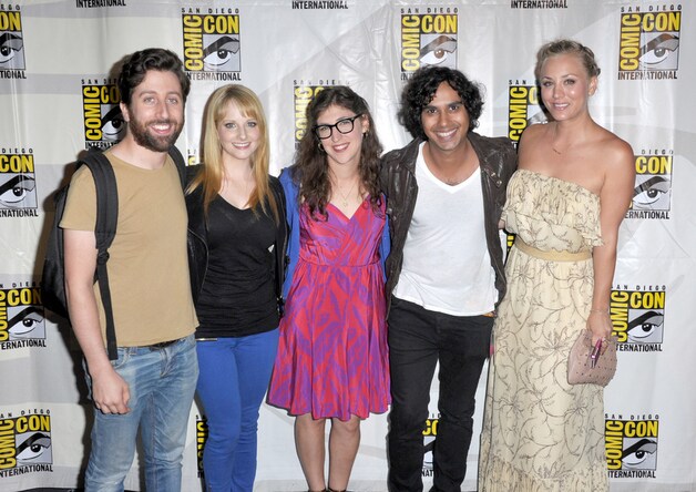 De 'Big Bang Theory'-cast: Simon Helberg, Melissa Rauch, Mayim Bialik, Kunal Nayyar en Kaley Cuoco.