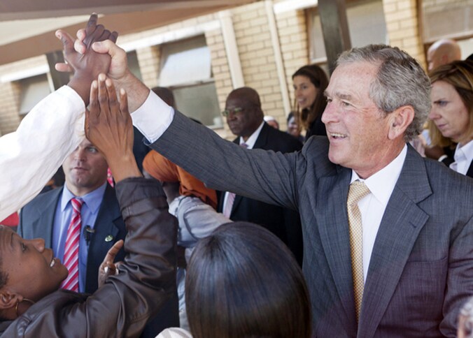 George W. Bush op 5 juli 2012 in Botswana.