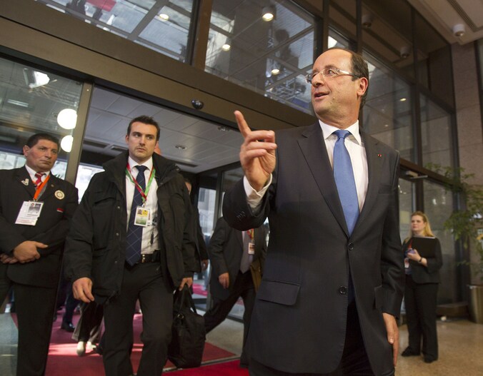 Hollande supportert vanuit Parijs voor 'Les Bleus'.