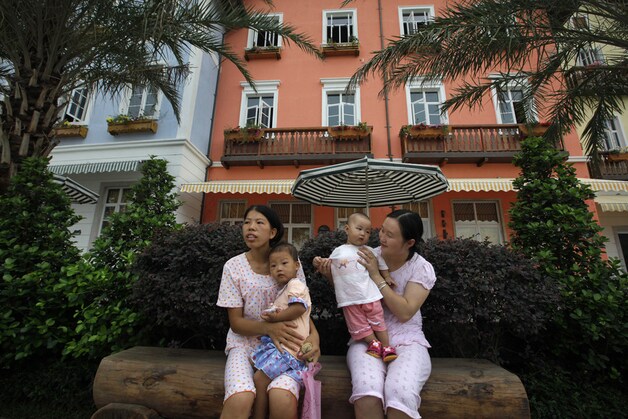 En deze onderstaande foto's zijn van het nagebouwde dorp in China.