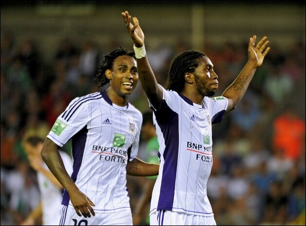 Kanu en Mbokani vieren de 0-3.