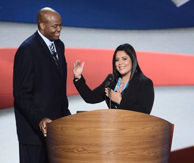 Michelle Obama's broer, Craig Robinson, en Barack Obama's zus, Maya Soetoro-ng.
