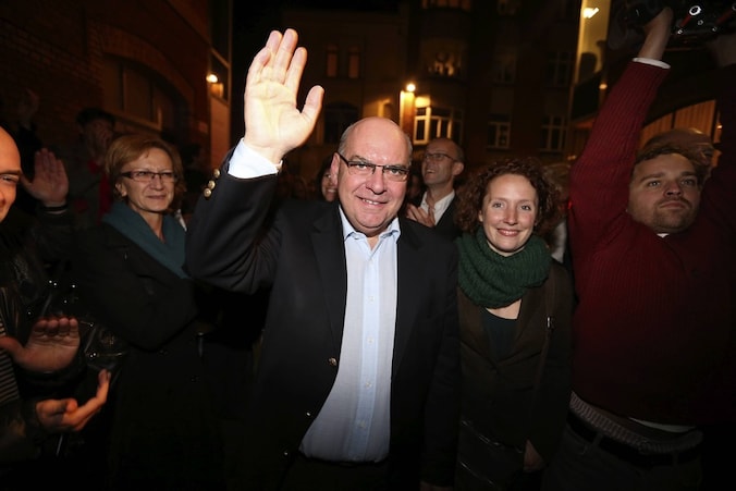 Daniël Termont zij aan zij met de (groene) nummer 2, Elke Decruyenaere.