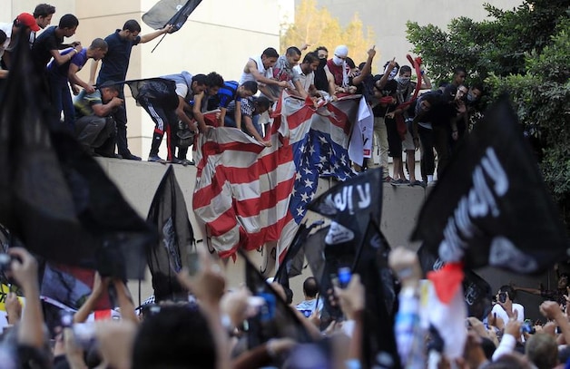 Protest aan de Amerikaanse ambassade in Caïro.
