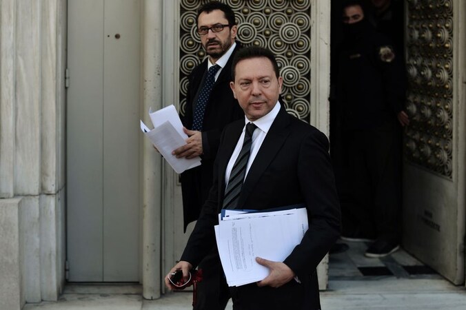 48 procent van de Grieken steunt minister van Financiën Stournaras. 47 procent is tegen hem.