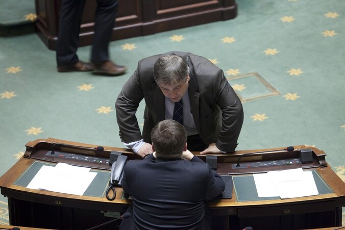Luc Van Biesen oog in oog met minister Steven Vanackere (CD&amp;V).