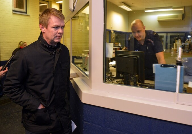 Staatssecretaris Hendrik Bogaert bij zijn bezoek aan de gevangenis van Lantin.