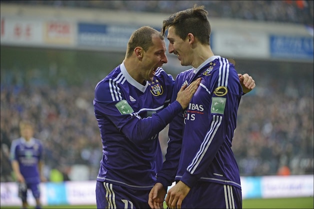 Jovanovic viert de 4-0 met Kljestan.