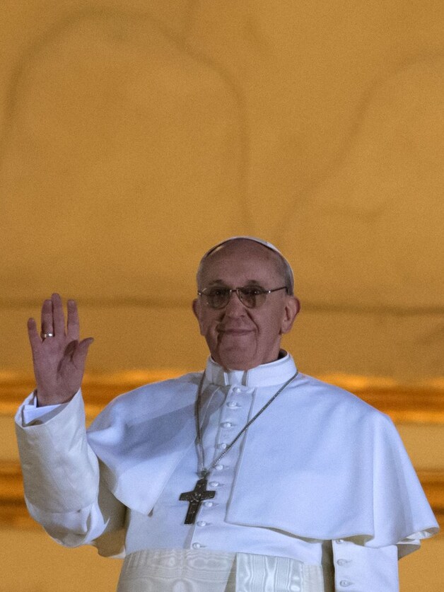 Paus Franciscus I zegent Rome en de wereld.