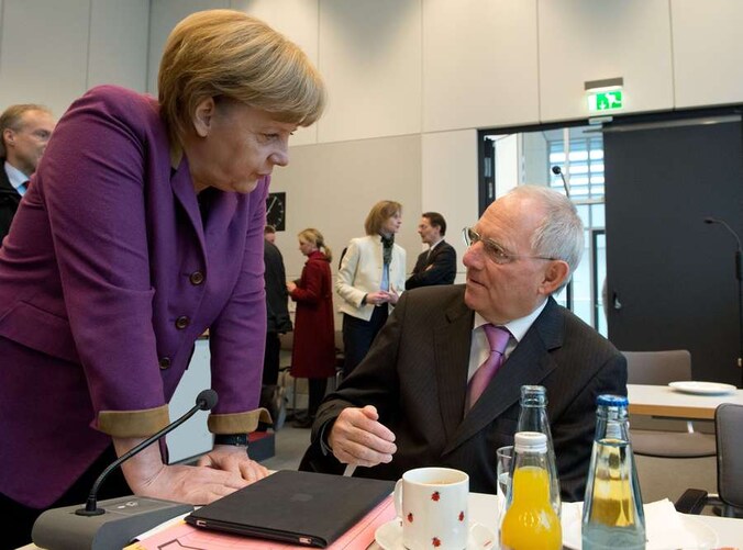 Bondskanselier Angela Merkel en Wolfgang Schäuble.