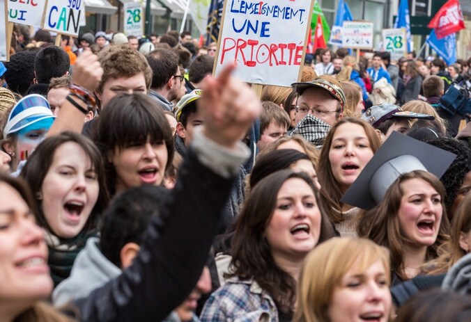 Vlaamse en Waalse studenten betogen in Brussel voor betere kwaliteit en financiering.